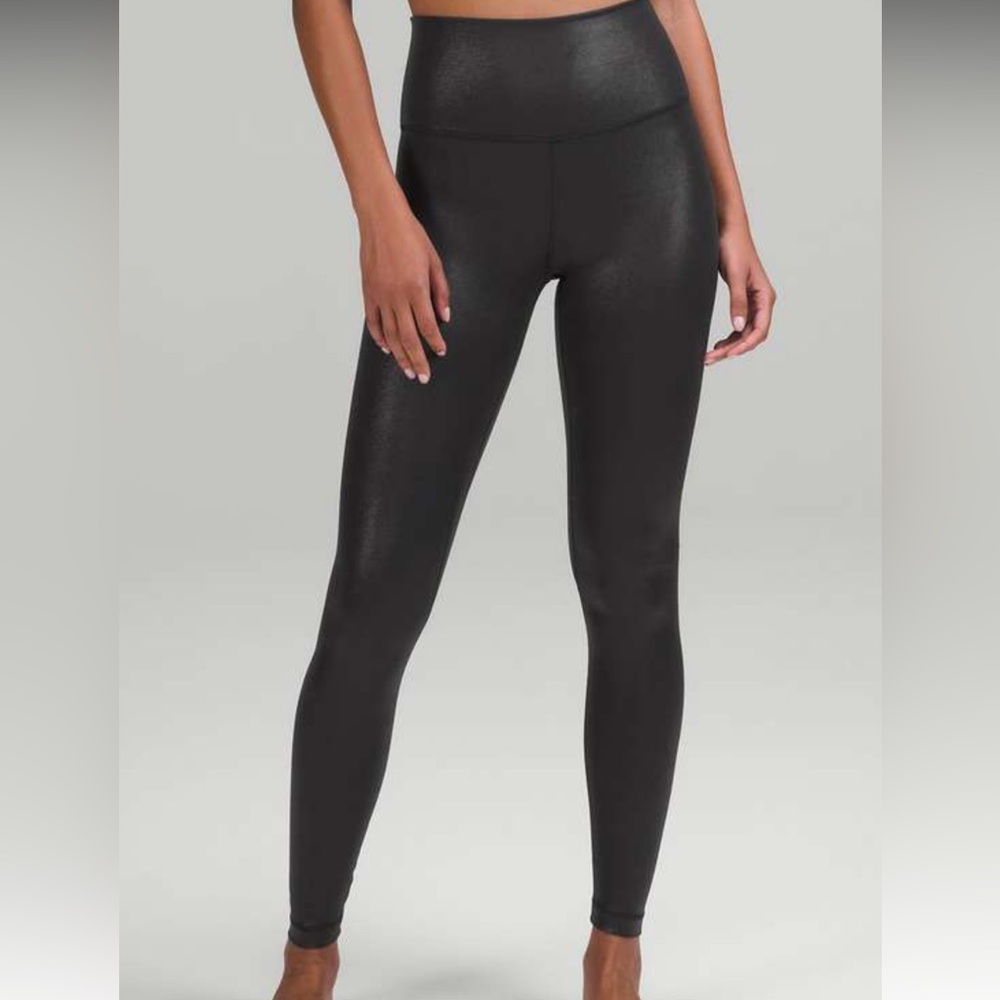 18. 2024 Lululemon Align High-Rise Pant 28" *Shine
Radiate Foil Print Black